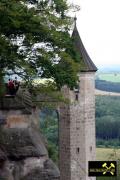 Der Königstein bei  Königstein im Elbsandsteingebirge, Sachsen, (D) - Schrammstein-Formation (KSr3) Stufe d (11) 17. Juli 2005.jpg